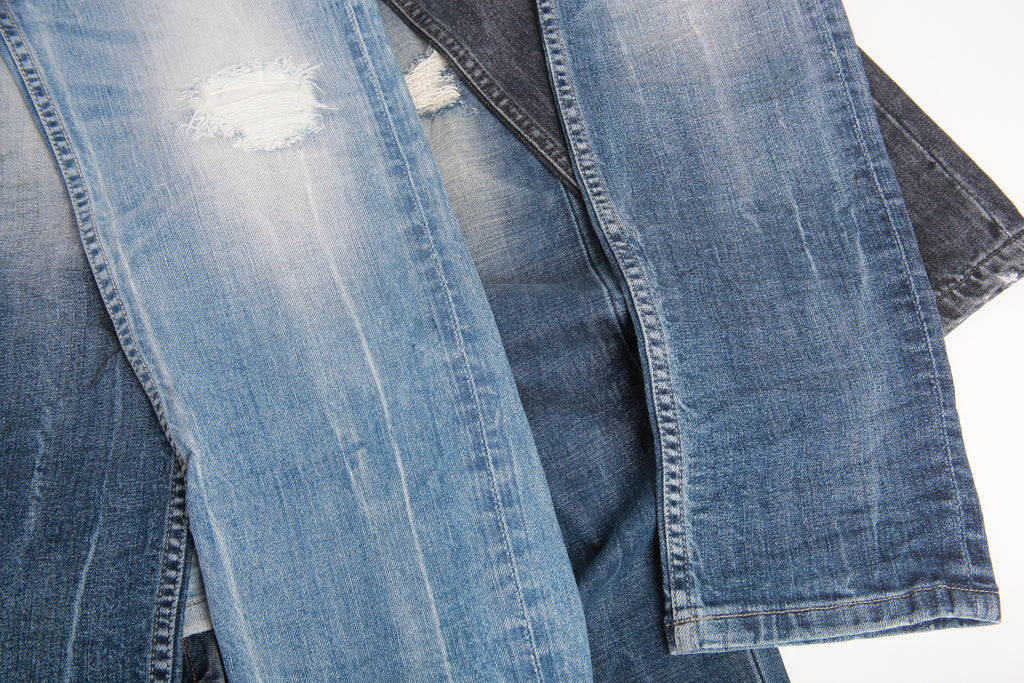 Raw Jeans vs. Pre-Distressed Jeans: Exploring the Environmental Impact and Fashion Choices