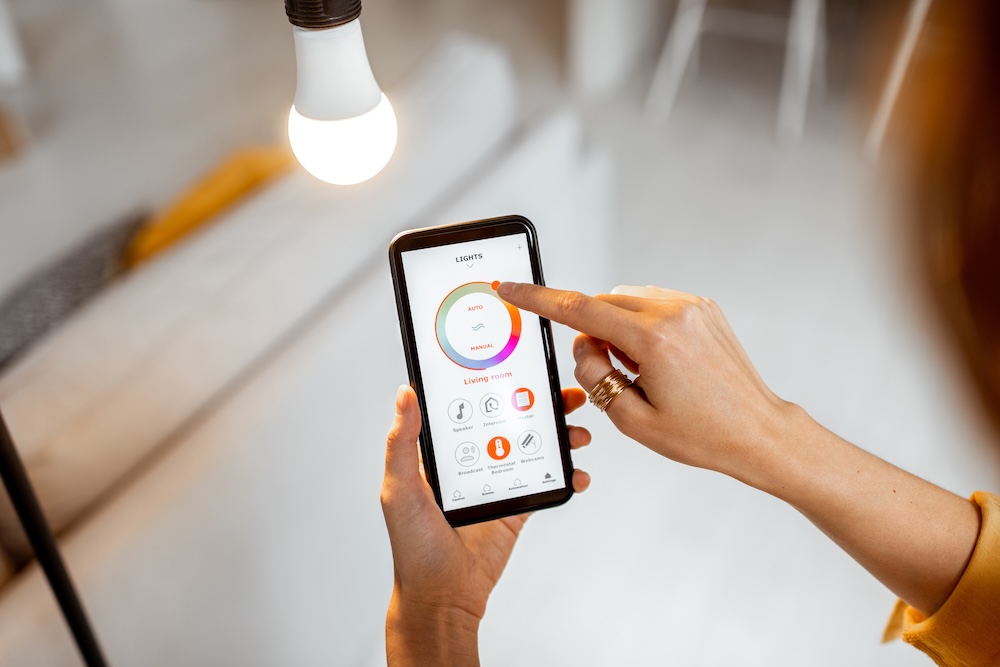 Smart bulbs with mobile control