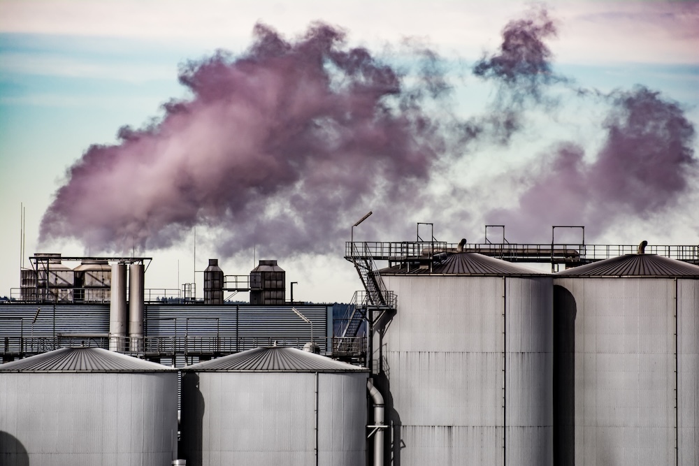 factory smoke polluting the air