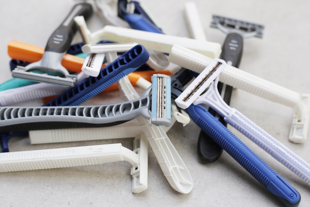 pile of disposable razors
