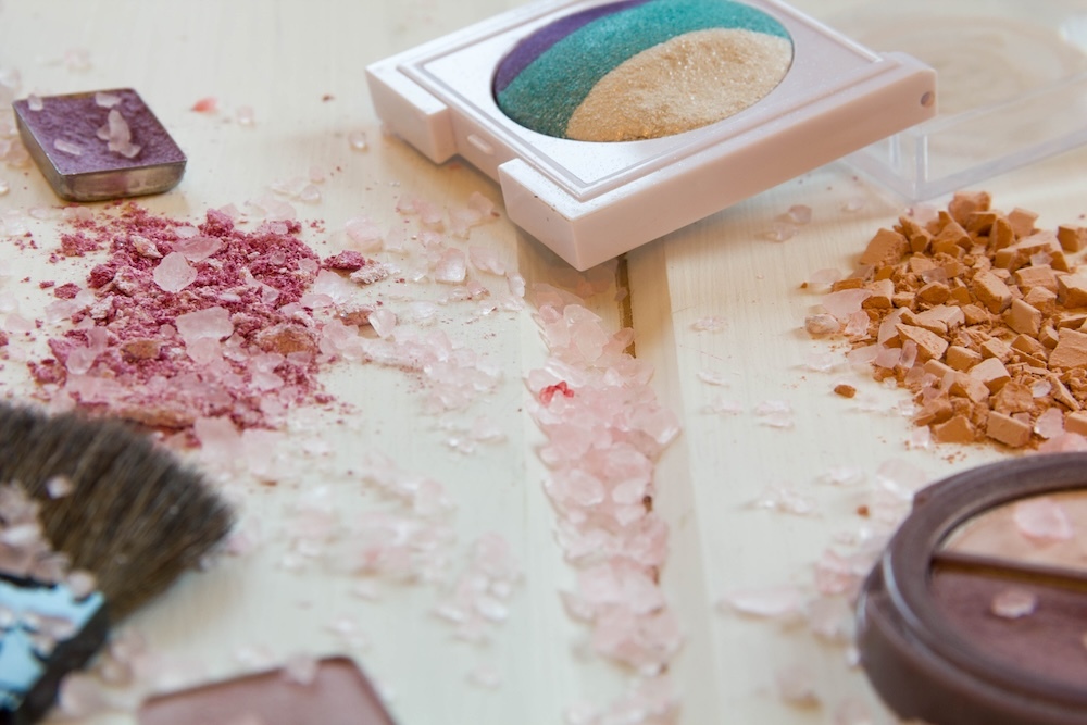 women's cosmetics of broken compressed powders