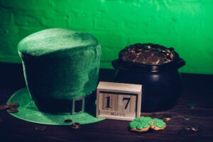 Calendar set on St. Patricks day March 17