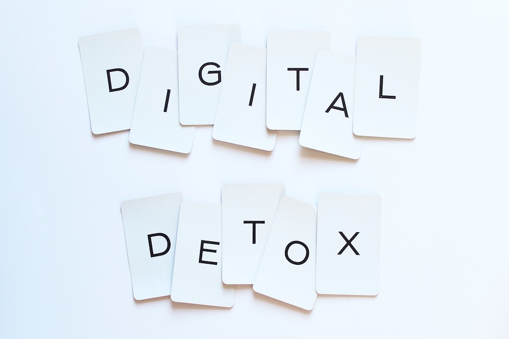 Cards with letters spelling digital detox