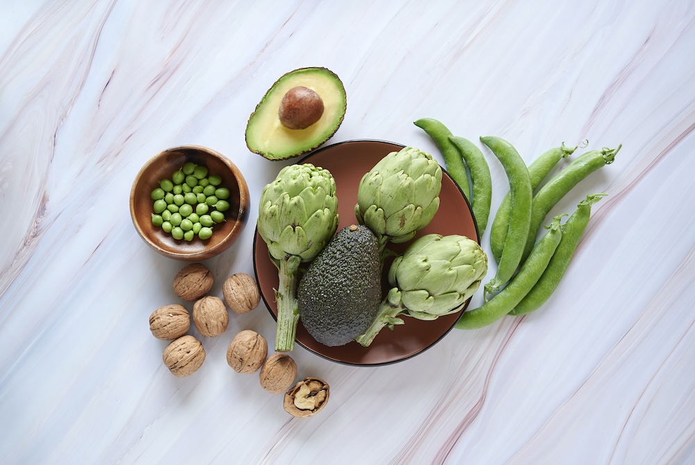 Green vegetables with nuts and peas