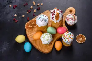 easter decorated cakes and desserts