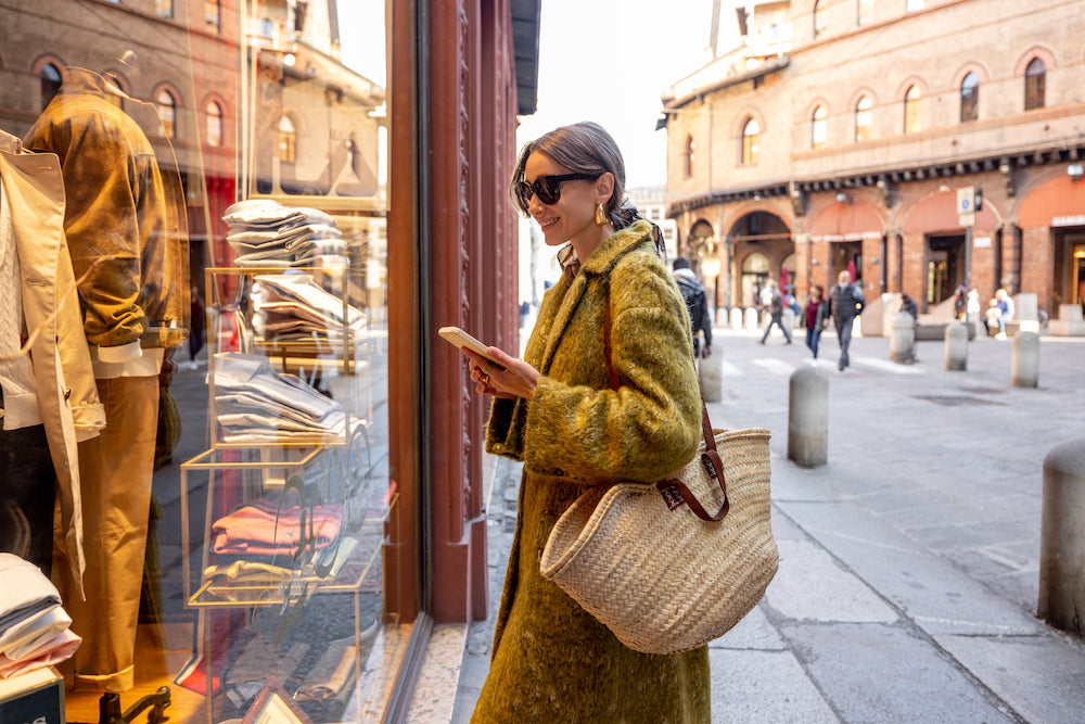 Discover Timeless Elegance with The Tote Bag by Marc Jacobs