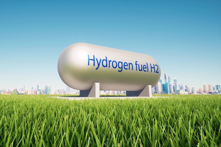 Green Hydrogen in a metal tank