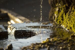 Underground water aquifer fountain