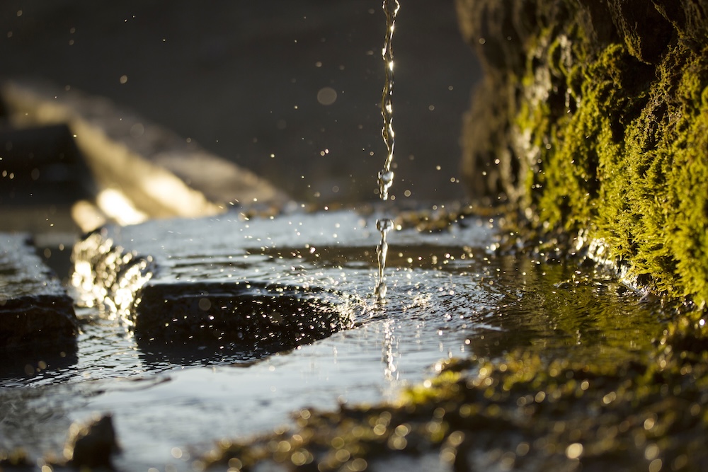 Underground water aquifer fountain